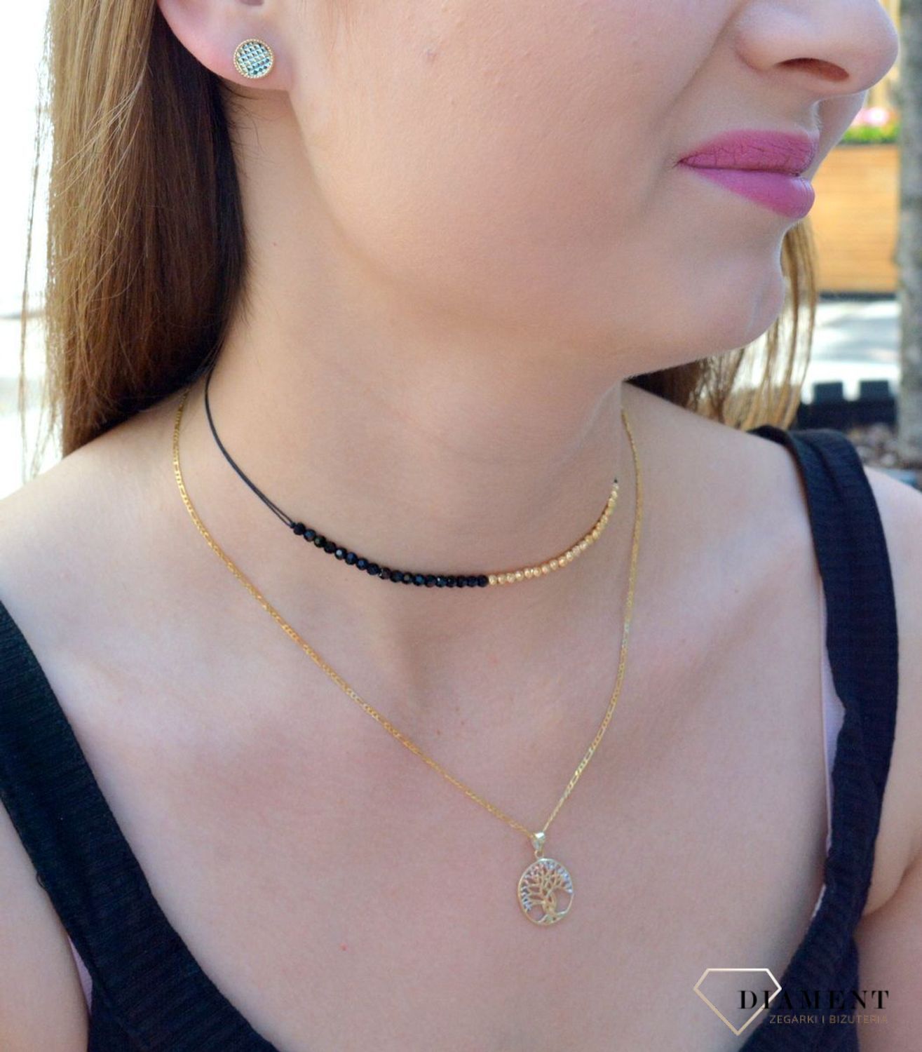 Kolczyki złote 333 okrągłe blaszki grawerowane KL 9509 333 Kolczyki złote okrągłe to klasyka w najlepszym wydaniu wykonane ze złota, próby 333. Kolczyki będą idealnym dodatkiem do każdej stylizacji. Kolczyki maja okrągły, kształt.jpg